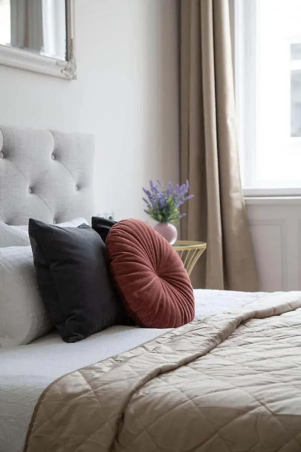 Exclusive Central Apartment Next To The Fashion Street Budapest Hungary